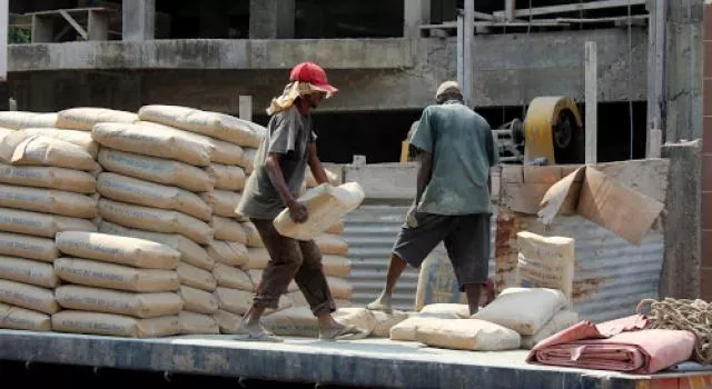 Ituri : Hausse vertigineuse du prix de ciment en provenance de l’Ouganda (Voici les raisons)