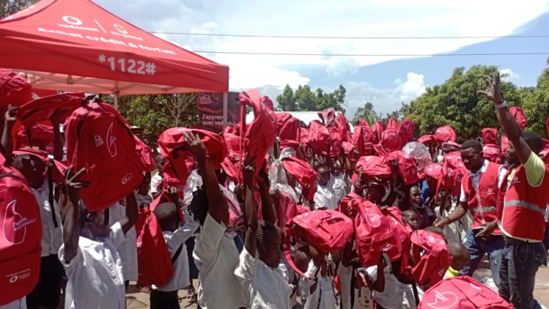 Ituri : la fondation Vodacom assiste 250 élèves vulnérables en kits scolaires