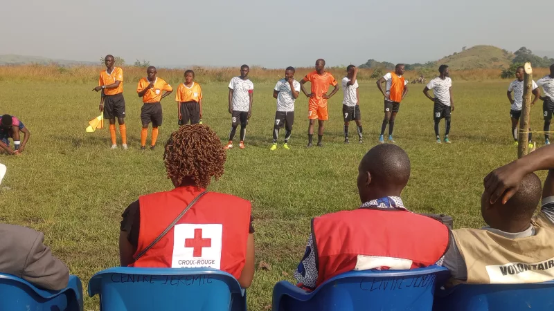 Sport : par un tournoi de football, la Croix-Rouge sensibilise la population de Nyakunde sur les violences basées sur le genre